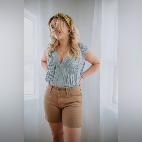 Modern American Pants - MODERN AMERICAN The Highland Shorts Brown Denim Raw Hem Shorts In Tobacco Sz 27